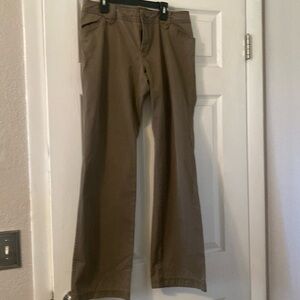 GAP Size 8 regular pant.
